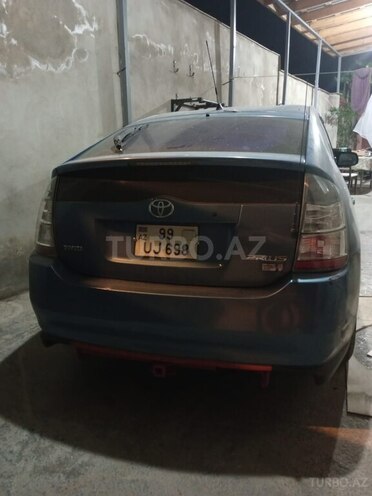 Toyota Prius-4