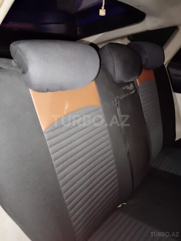 Toyota Prius-6