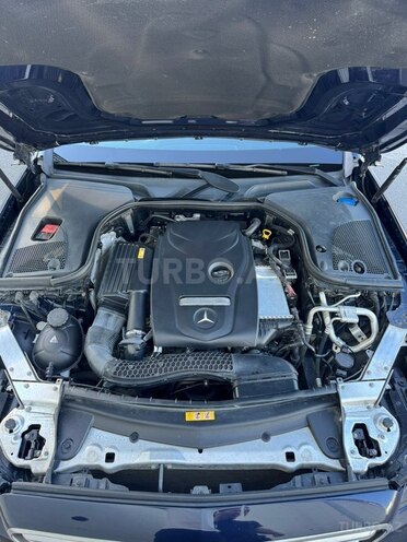 Mercedes E 300-11