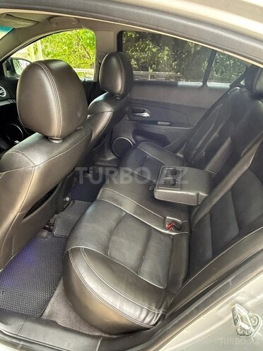 Chevrolet Cruze-6