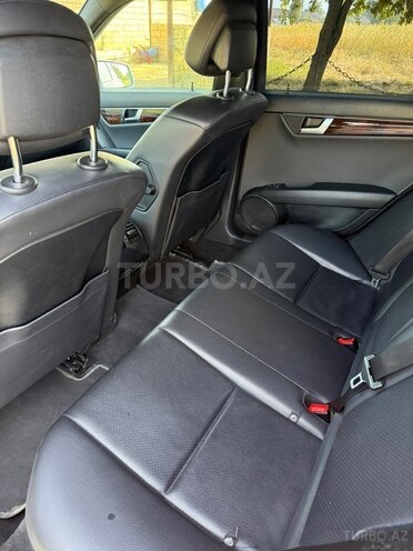Mercedes C 250-8