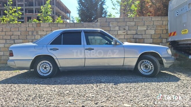 Mercedes 200 E-2