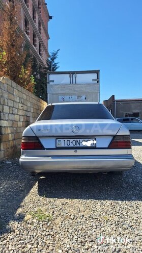 Mercedes 200 E-5