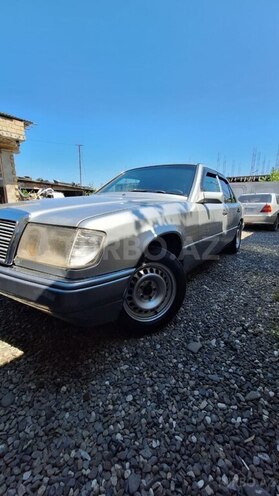 Mercedes 200 E-7