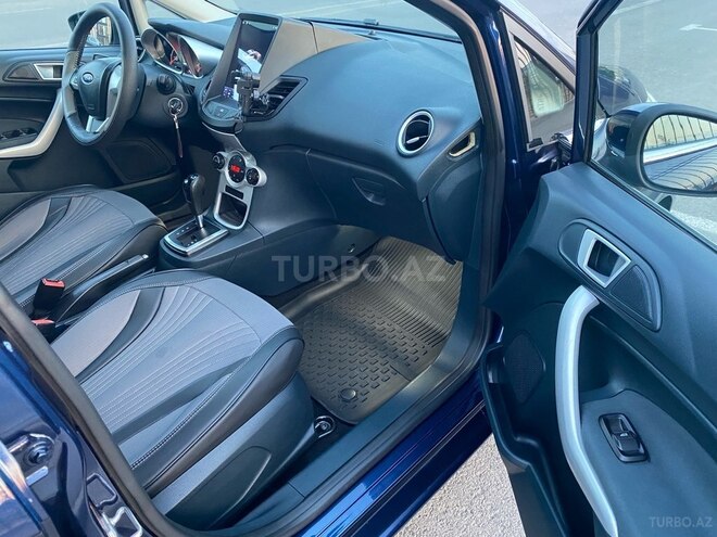 Ford Fiesta-16
