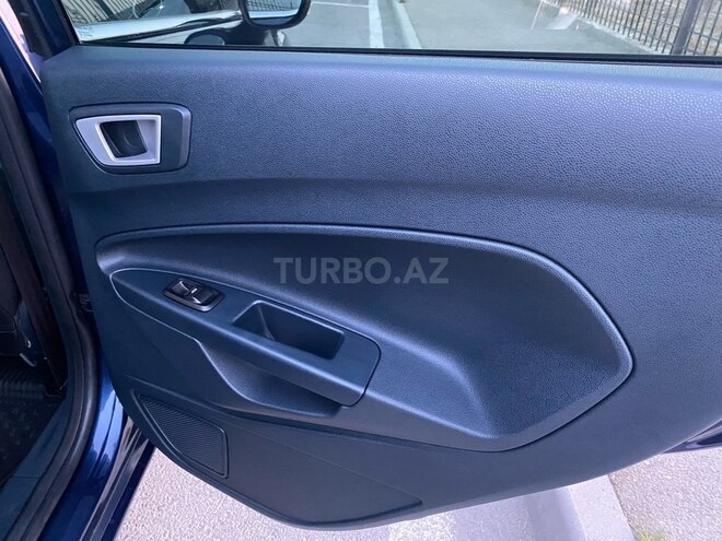 Ford Fiesta-17