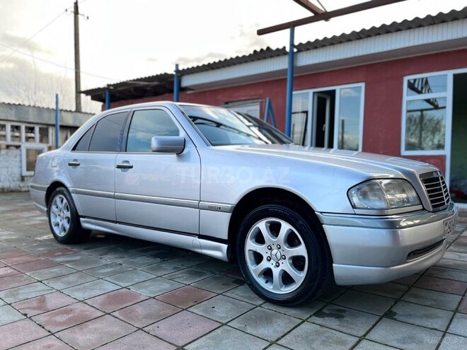 Mercedes C 220-12