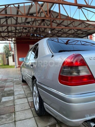 Mercedes C 220-9