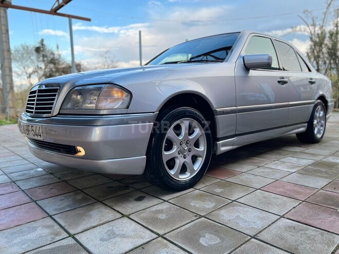 Mercedes C 220-11