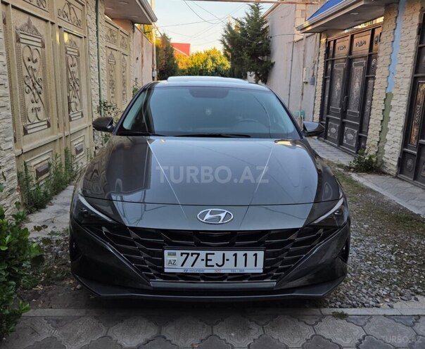 Hyundai Elantra-1