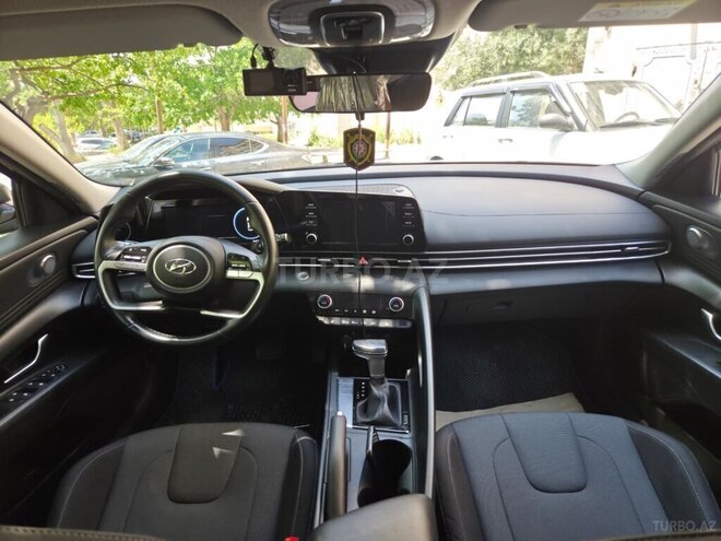 Hyundai Elantra-6