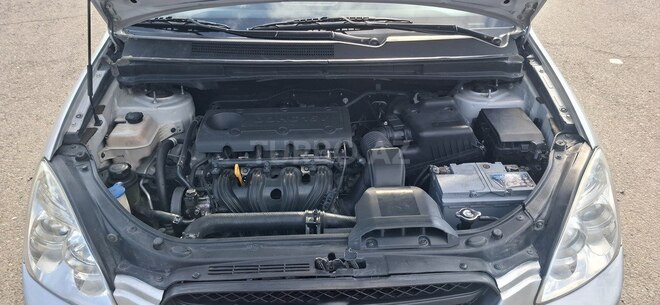 Kia Carens-8