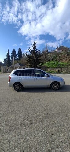Kia Carens-4