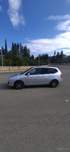 Kia Carens-3