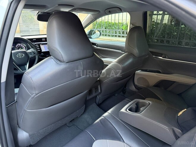 Toyota Camry-8