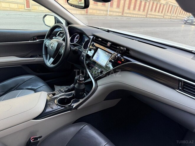 Toyota Camry-9