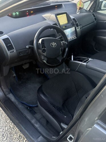 Toyota Prius-3