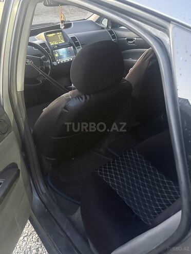 Toyota Prius-8