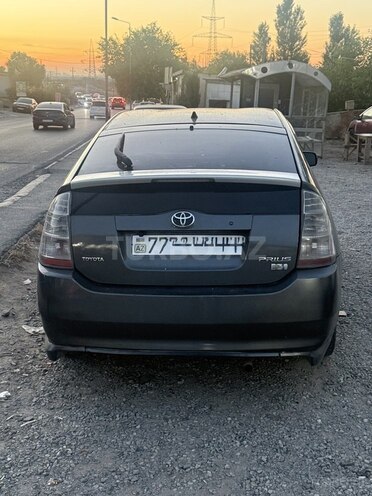 Toyota Prius-2
