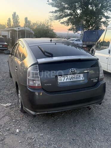 Toyota Prius-4