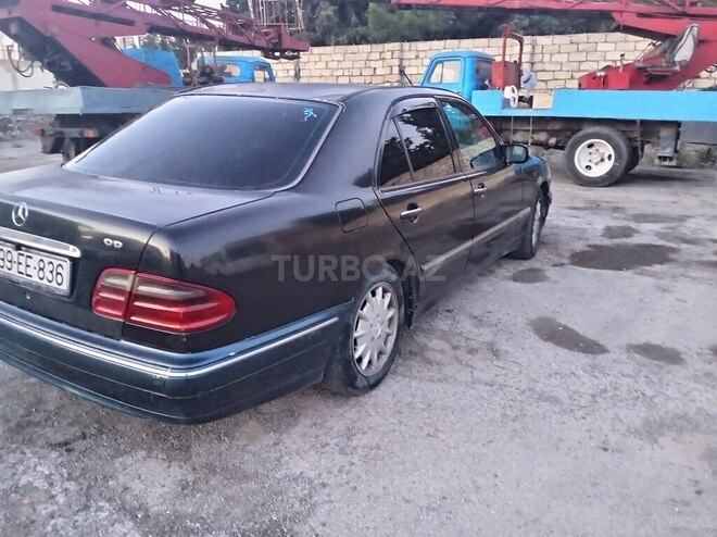 Mercedes E 220-5