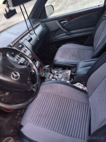 Mercedes E 220-4