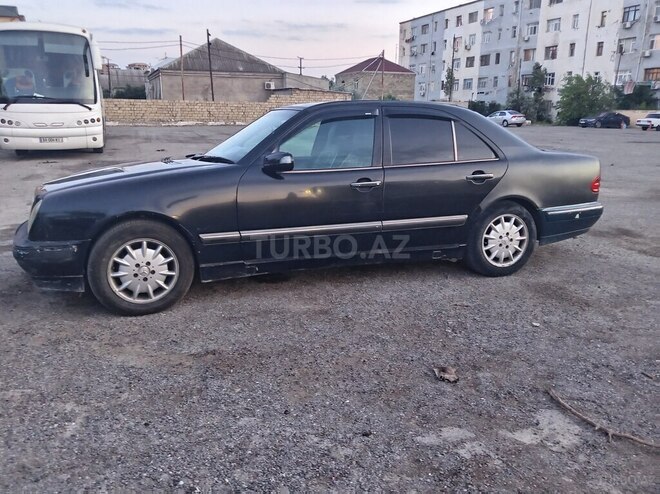 Mercedes E 220-8