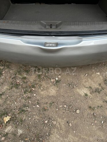 Nissan March-12