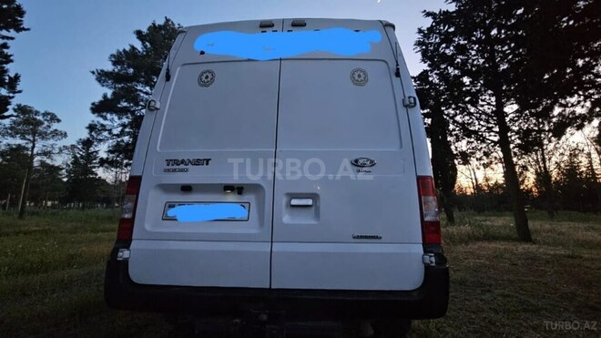 Ford Transit-6