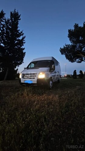 Ford Transit-5