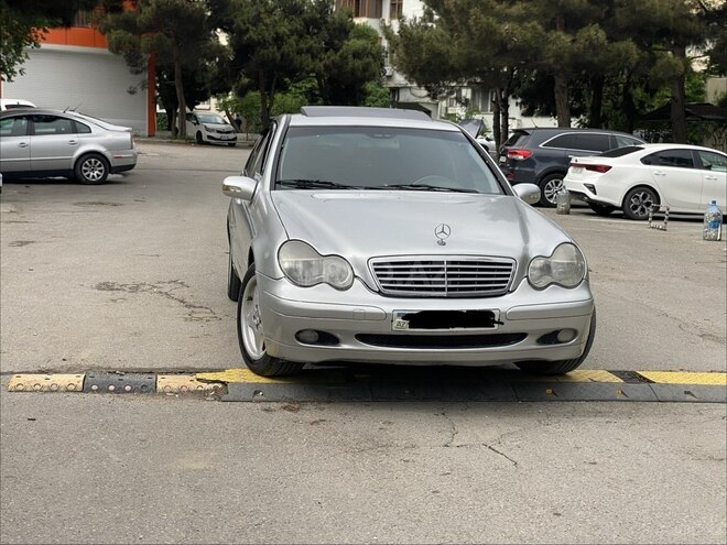 Mercedes C 240-1