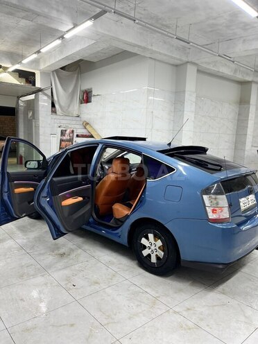 Toyota Prius-2