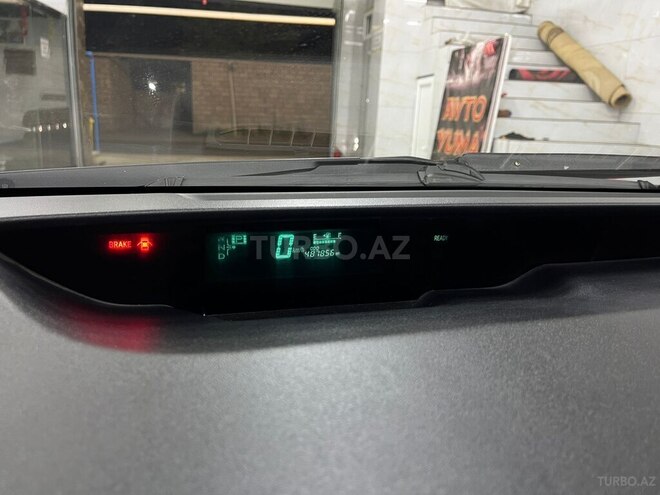 Toyota Prius-10
