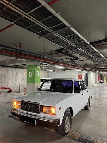 LADA (VAZ) 2107-1