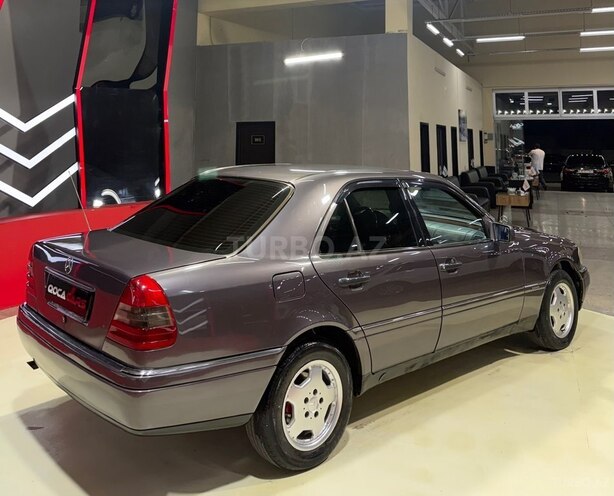 Mercedes C 180-8