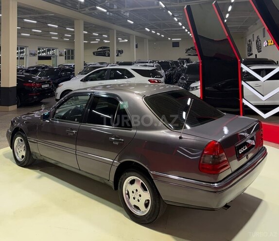 Mercedes C 180-7