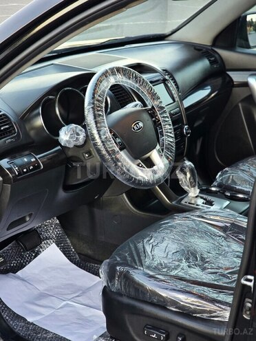 Kia Sorento-13