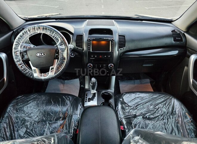 Kia Sorento-12