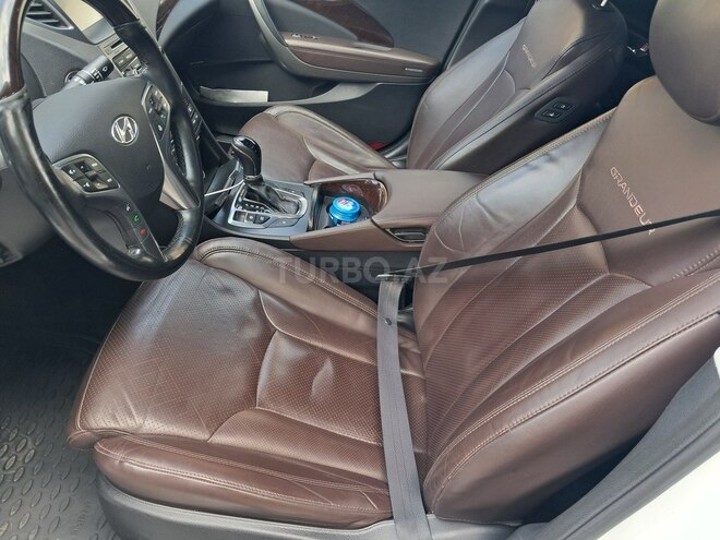 Hyundai Grandeur-18