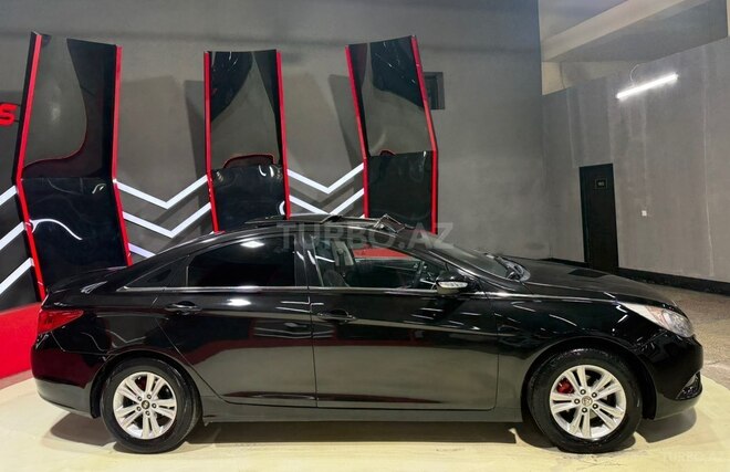 Hyundai Sonata-5