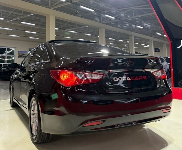 Hyundai Sonata-10