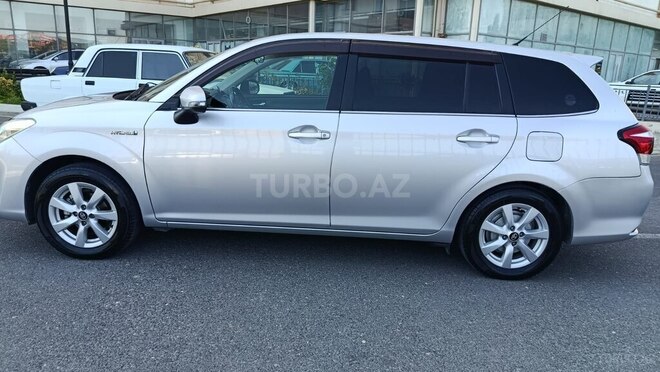 Toyota Corolla Fielder-6