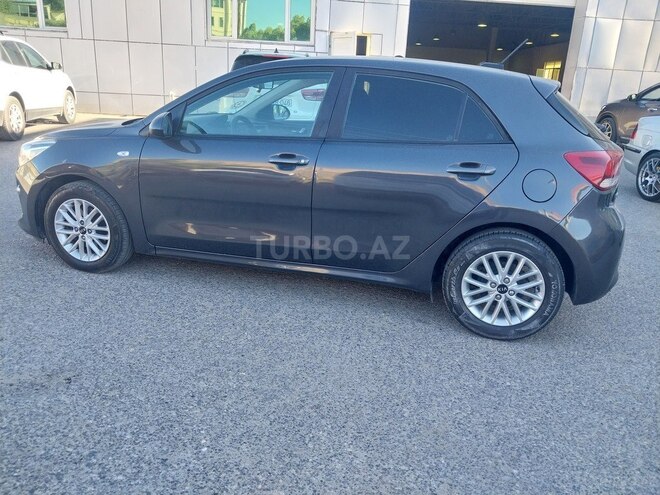 Kia Rio-3