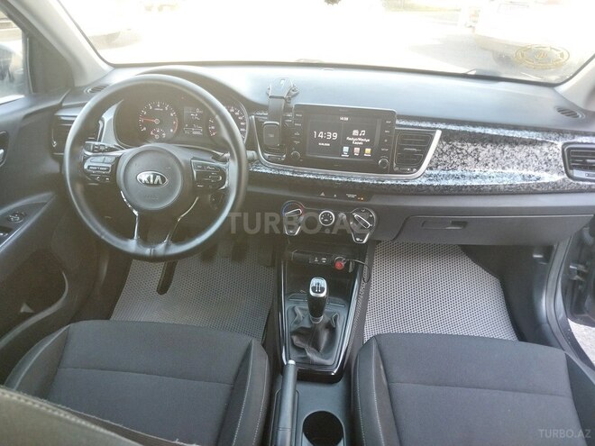 Kia Rio-7