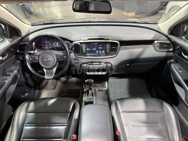 Kia Sorento-16