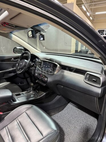 Kia Sorento-13