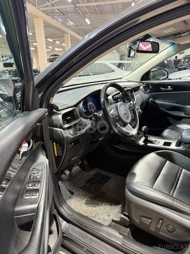 Kia Sorento-11