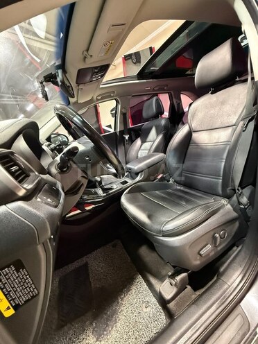 Kia Sorento-12