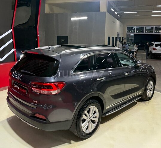 Kia Sorento-7