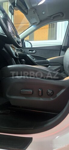 Hyundai Santa Fe-5